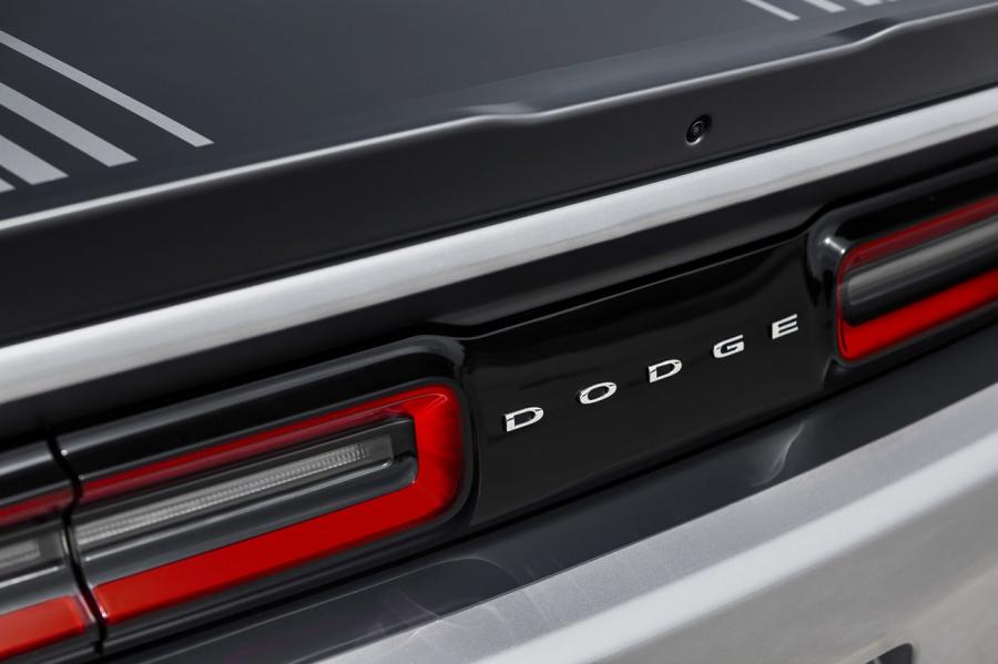  Dodge Challenger 392 Hemi Scat Pack Shaker 2015 года  (фото 25 из 51)